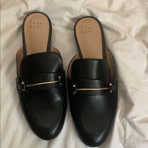 Women’s Loafers Never worn😋